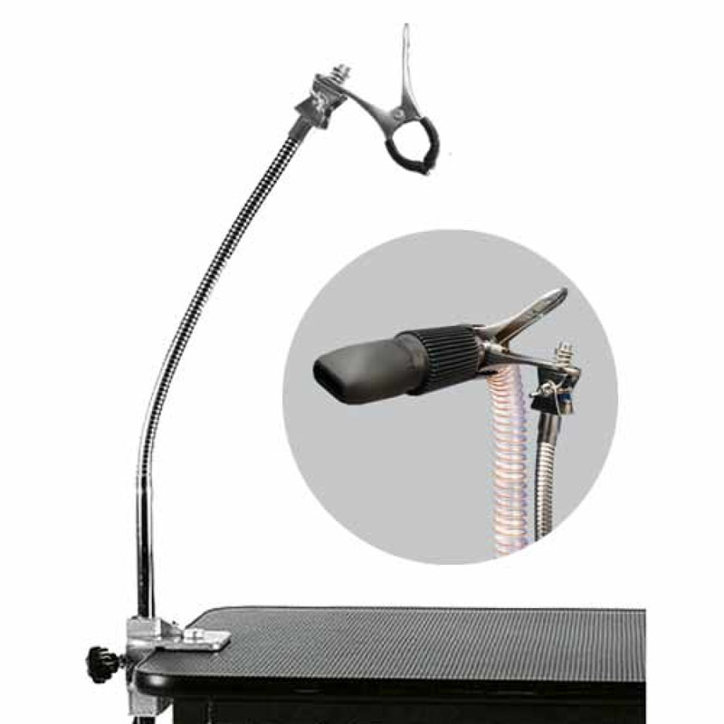 Bras flexible avec pince